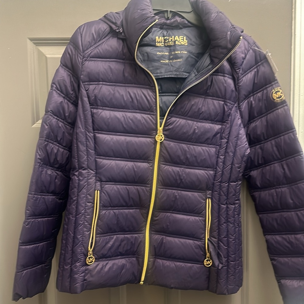 Medium Michael Kors Light Packable Removable
Hood… - image 3